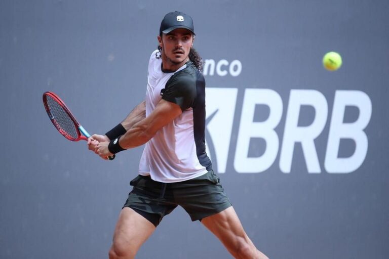 Andrea Collarini ganó el duelo argentino y está en semifinales