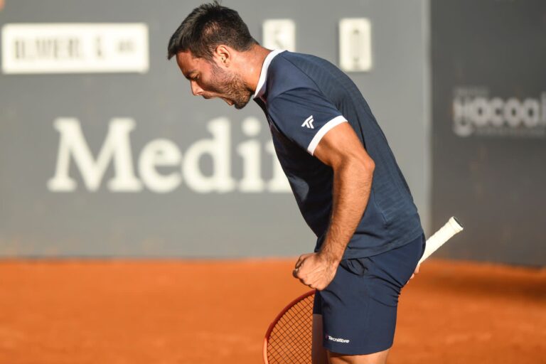 Olivieri y Etchevery son semifinalistas en Uruguay