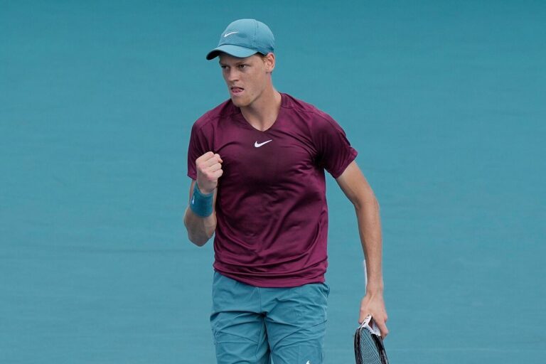 Jannik Sinner frenó a Alcaráz y le sacó el número uno del Mundo