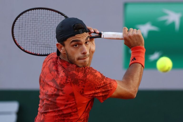 Tres argentinos se suman a la tercera ronda de Roland Garros