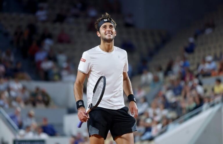 Etcheverry alcanza los cuartos de final en Roland Garros