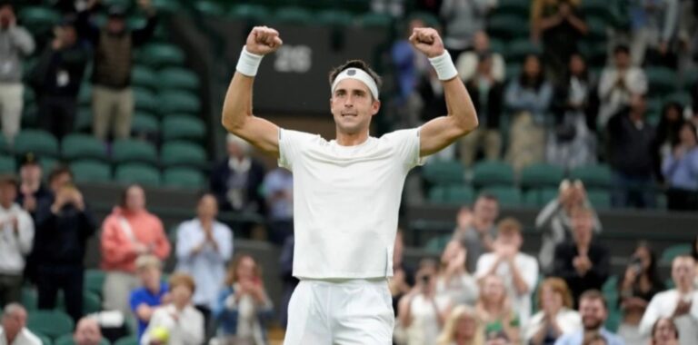 Etcheverry dió vuelta su partido y ganó por primera vez en césped