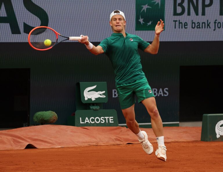 El Peque Schwartzman dice adiós a Roland Garros