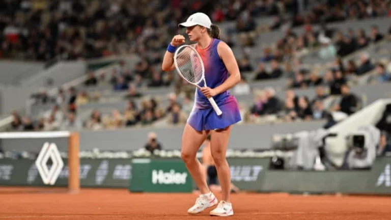 Swiatek, Alcaraz y Sinner están el octavos de Roland Garros
