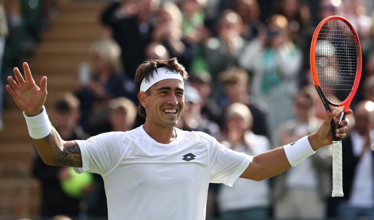 Comesaña sigue haciendo historia en Wimbledon