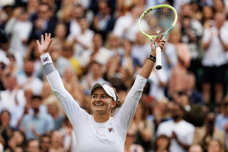 Barbora Krejciková campeona de Wimbledon
