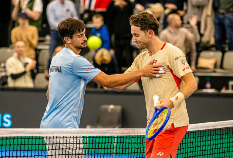 NAVONE CAYÓ EN SU DEBUT COPERO Y LA SERIE ESTÁ IGUALADA