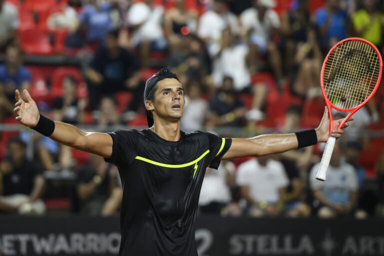 COMESAÑA Y CORIA AVANZARON A OCTAVOS