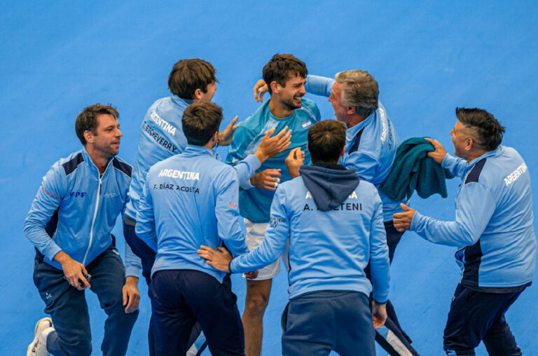 MARIANO NAVONE BRILLA Y LE DÁ EL TRIUNFO A LA ARGENTINA