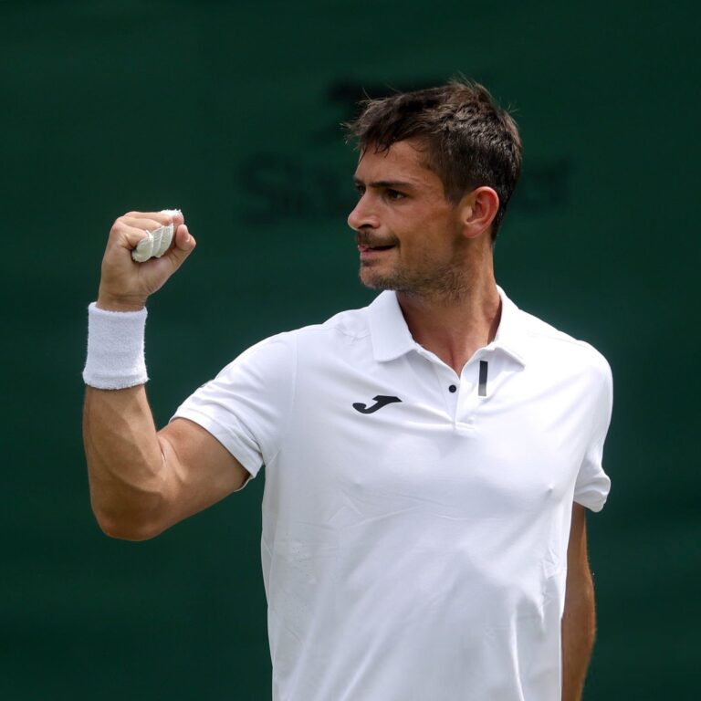 NAVONE GANÓ Y ESTÁ EN SEGUNDA RONDA DE WIMBLEDON
