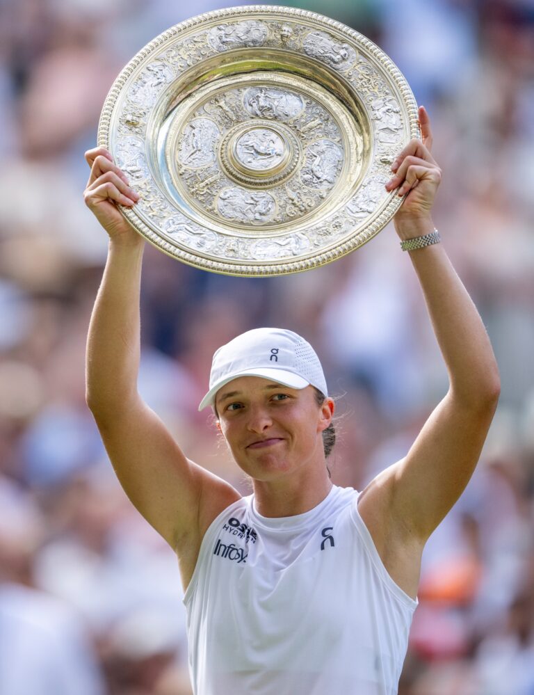 IGA SWIATEK NUEVA CAMPEONA EN WIMBLEDON
