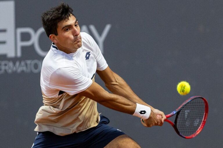 TRES ARGENTINOS MÁS A CUARTOS EN BUENOS AIRES