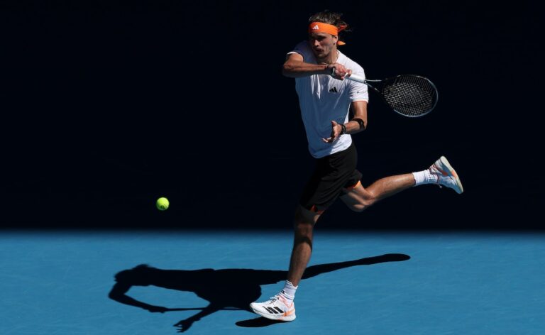 ZVEREV SACÓ ADELANTE UNA DURA PRIMERA RONDA