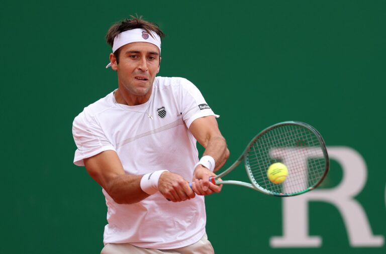 ETCHEVERRY AVANZA Y CERUNDOLO ELIMINADO